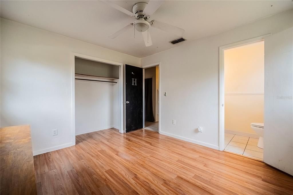 For Sale: $265,900 (3 beds, 1 baths, 1133 Square Feet)