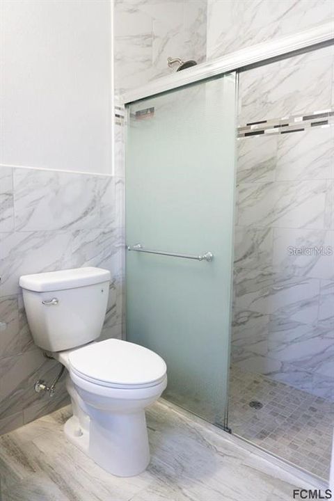 For Rent: $1,800 (3 beds, 2 baths, 1185 Square Feet)
