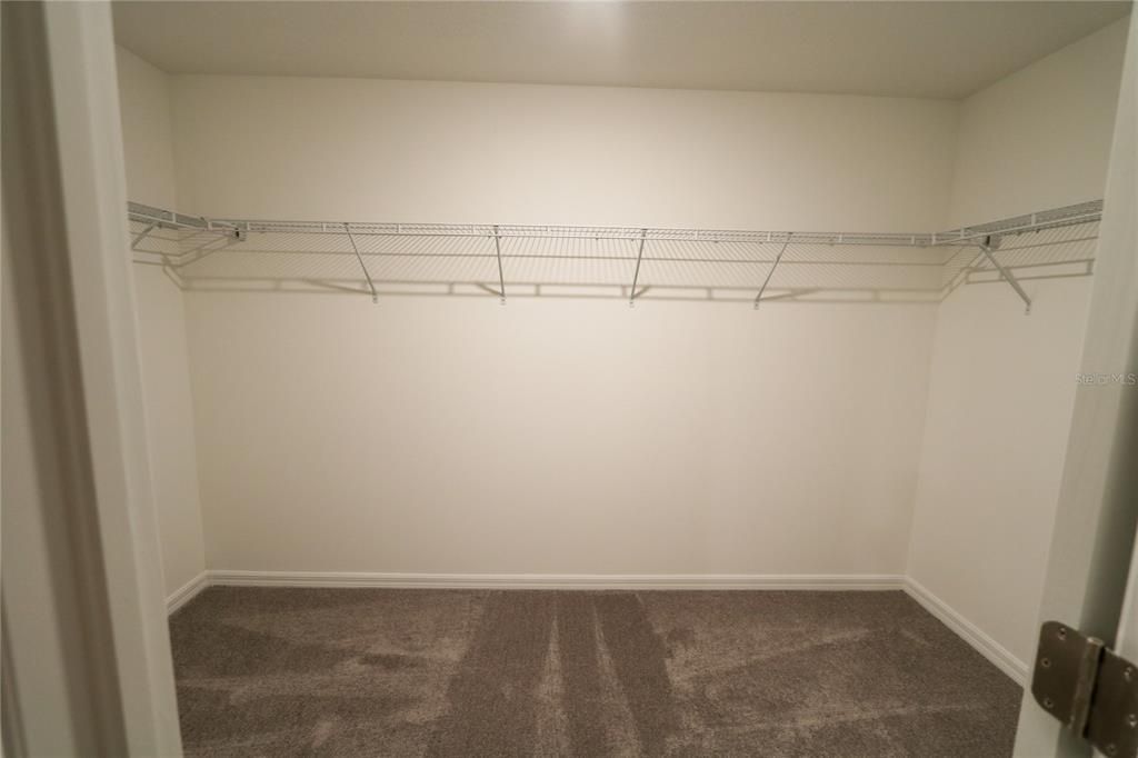 For Sale: $380,000 (4 beds, 2 baths, 1936 Square Feet)