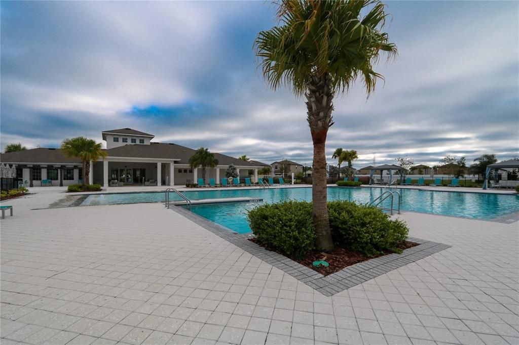 For Sale: $380,000 (4 beds, 2 baths, 1936 Square Feet)