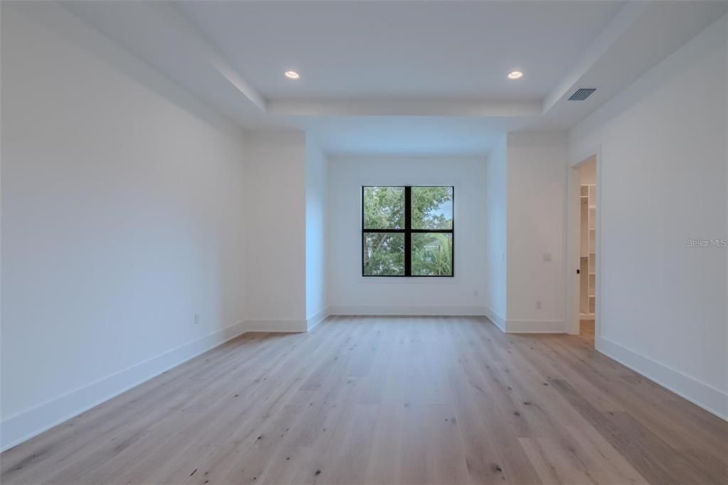 For Sale: $2,249,000 (5 beds, 4 baths, 4152 Square Feet)