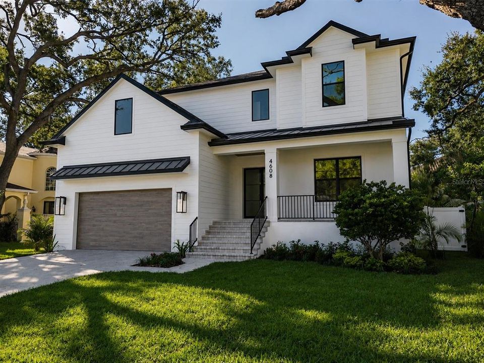 For Sale: $2,249,000 (5 beds, 4 baths, 4152 Square Feet)