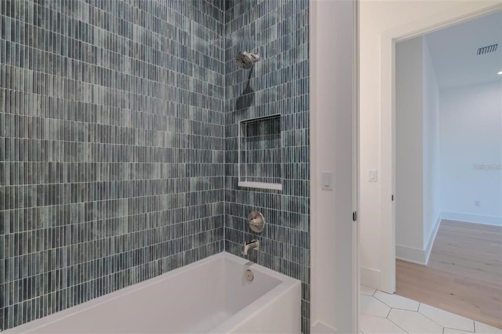 For Sale: $2,249,000 (5 beds, 4 baths, 4152 Square Feet)