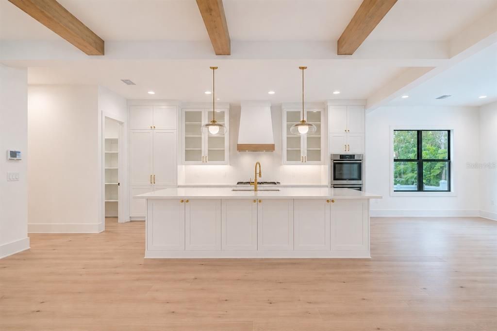 For Sale: $2,249,000 (5 beds, 4 baths, 4152 Square Feet)