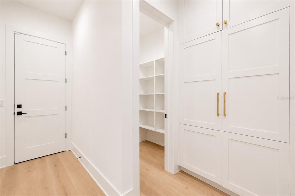 For Sale: $2,249,000 (5 beds, 4 baths, 4152 Square Feet)