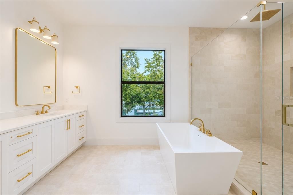 For Sale: $2,249,000 (5 beds, 4 baths, 4152 Square Feet)