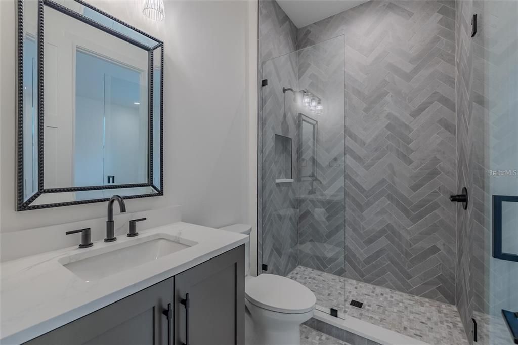 For Sale: $2,249,000 (5 beds, 4 baths, 4152 Square Feet)
