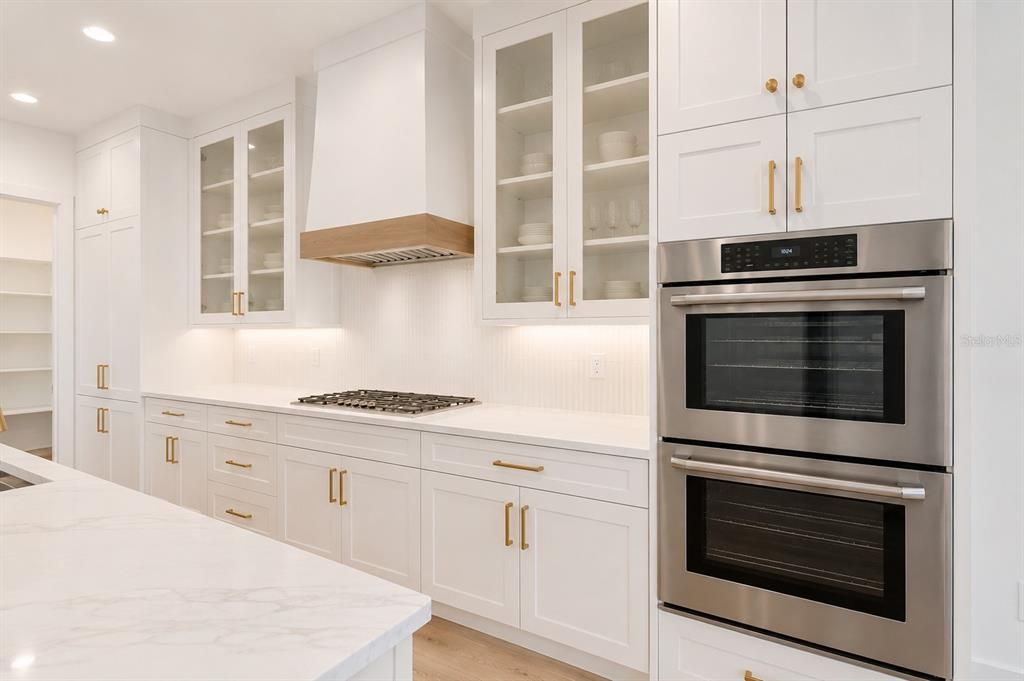 For Sale: $2,249,000 (5 beds, 4 baths, 4152 Square Feet)