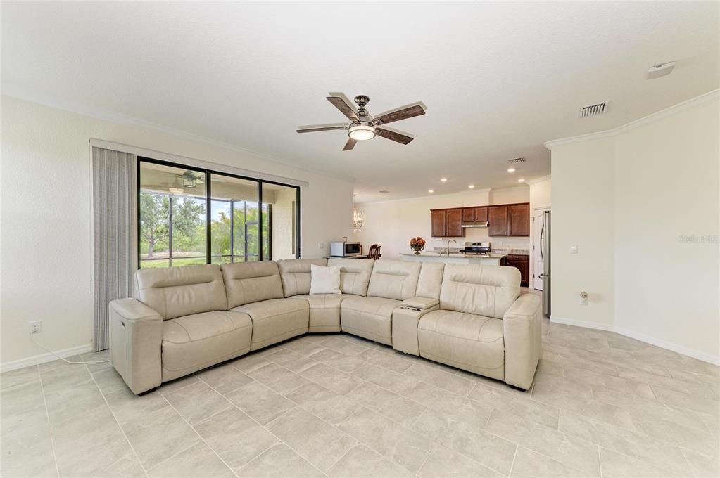 For Sale: $469,000 (2 beds, 2 baths, 1908 Square Feet)