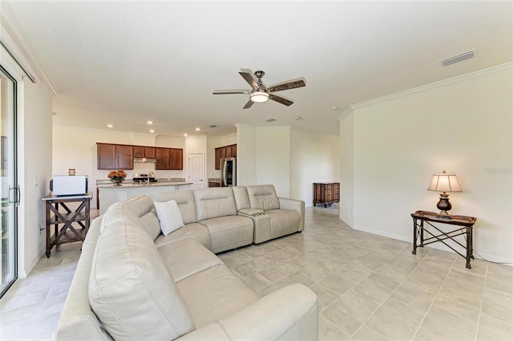 For Sale: $469,000 (2 beds, 2 baths, 1908 Square Feet)
