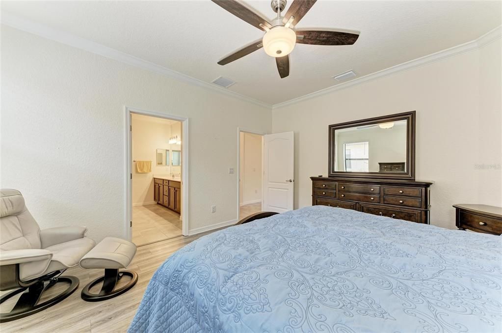 For Sale: $469,000 (2 beds, 2 baths, 1908 Square Feet)