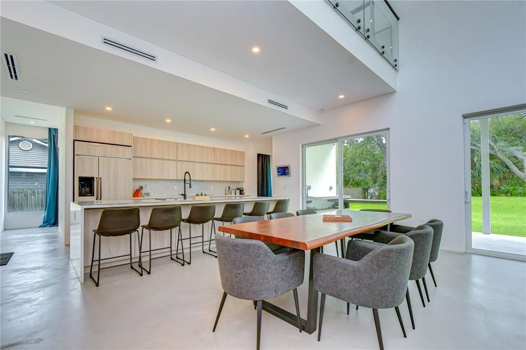 En Venta: $880,000 (4 camas, 3 baños, 3014 Pies cuadrados)