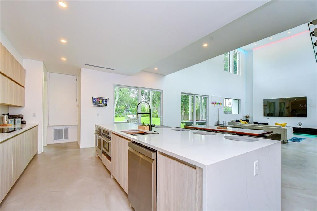 En Venta: $880,000 (4 camas, 3 baños, 3014 Pies cuadrados)