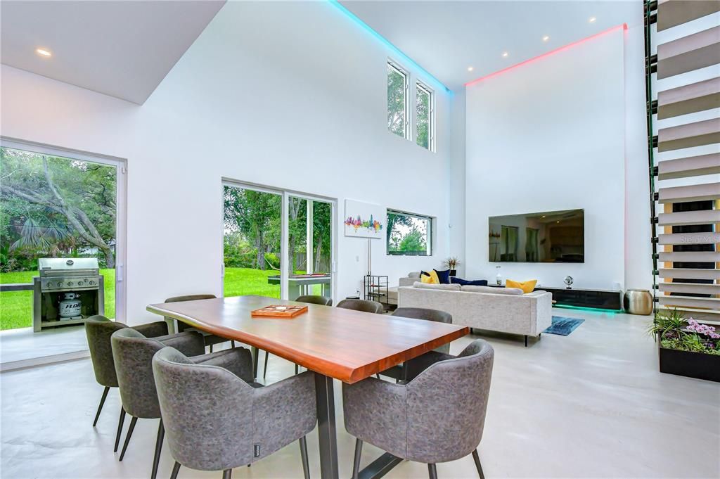 En Venta: $880,000 (4 camas, 3 baños, 3014 Pies cuadrados)