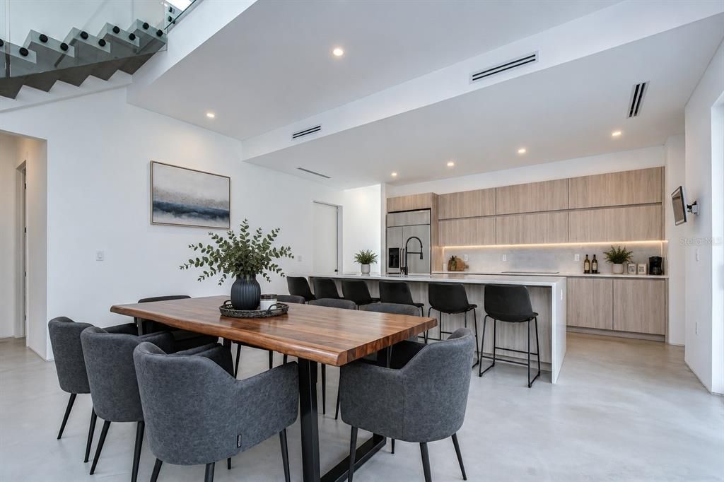 En Venta: $880,000 (4 camas, 3 baños, 3014 Pies cuadrados)