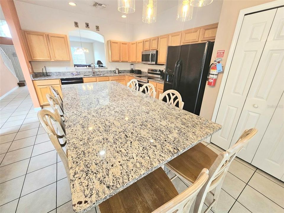 En Venta: $599,900 (7 camas, 4 baños, 2834 Pies cuadrados)