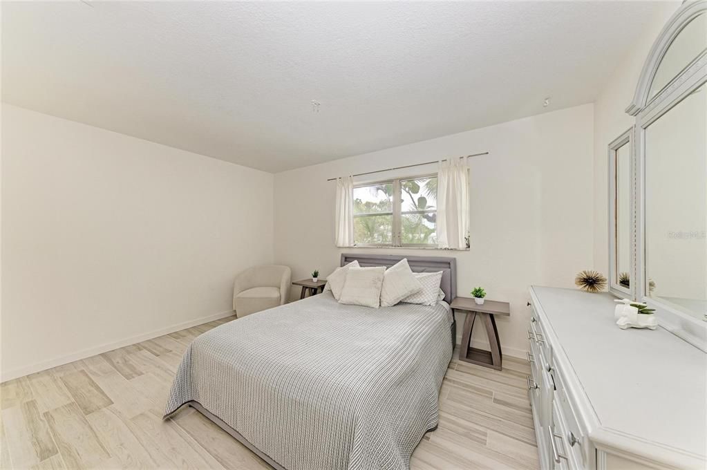 For Sale: $449,000 (3 beds, 2 baths, 1696 Square Feet)