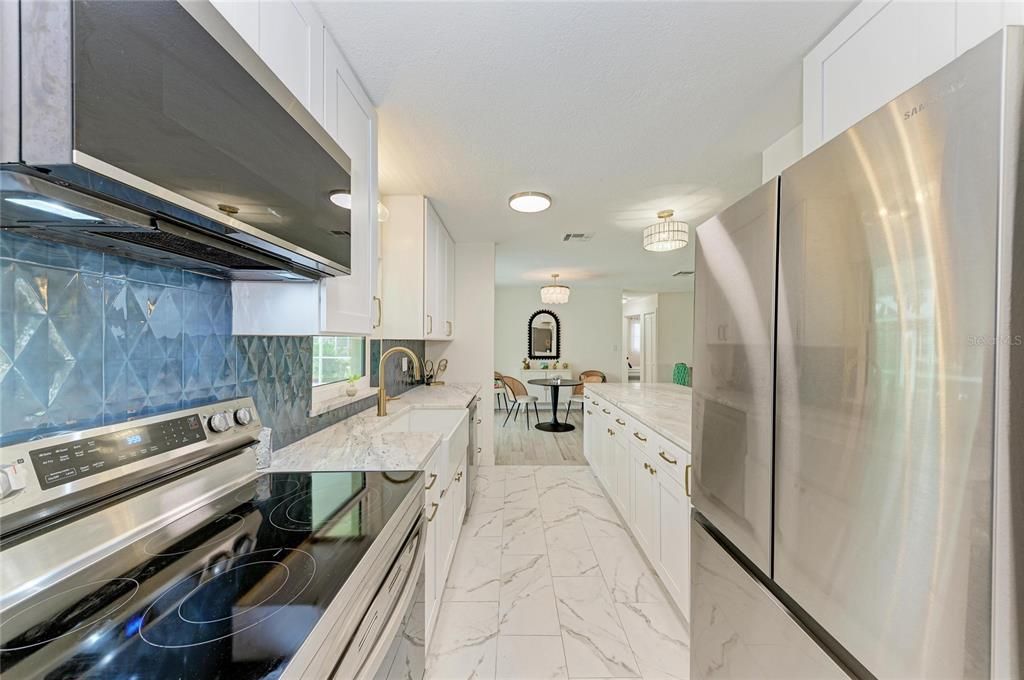 For Sale: $449,000 (3 beds, 2 baths, 1696 Square Feet)
