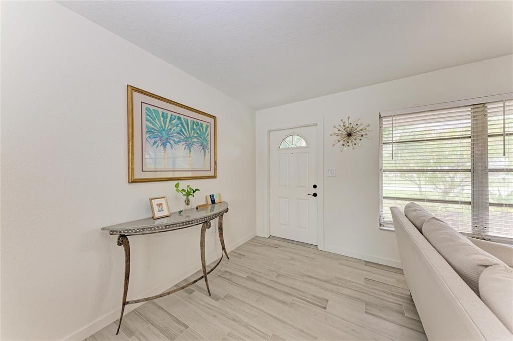 For Sale: $449,000 (3 beds, 2 baths, 1696 Square Feet)