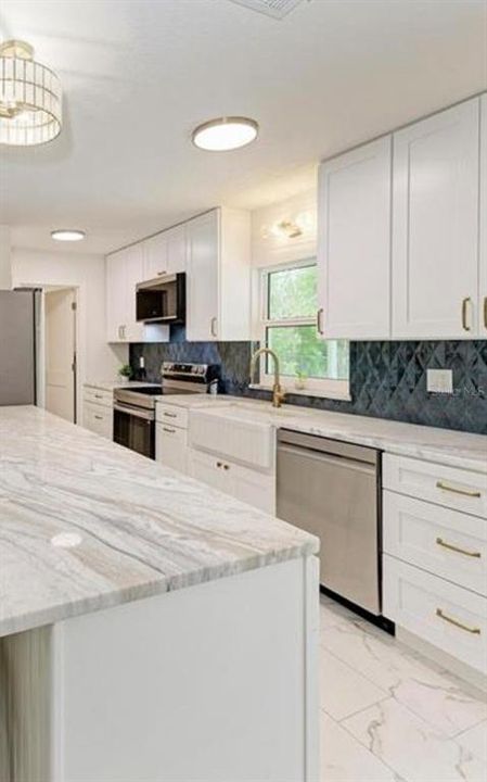 For Sale: $449,000 (3 beds, 2 baths, 1696 Square Feet)