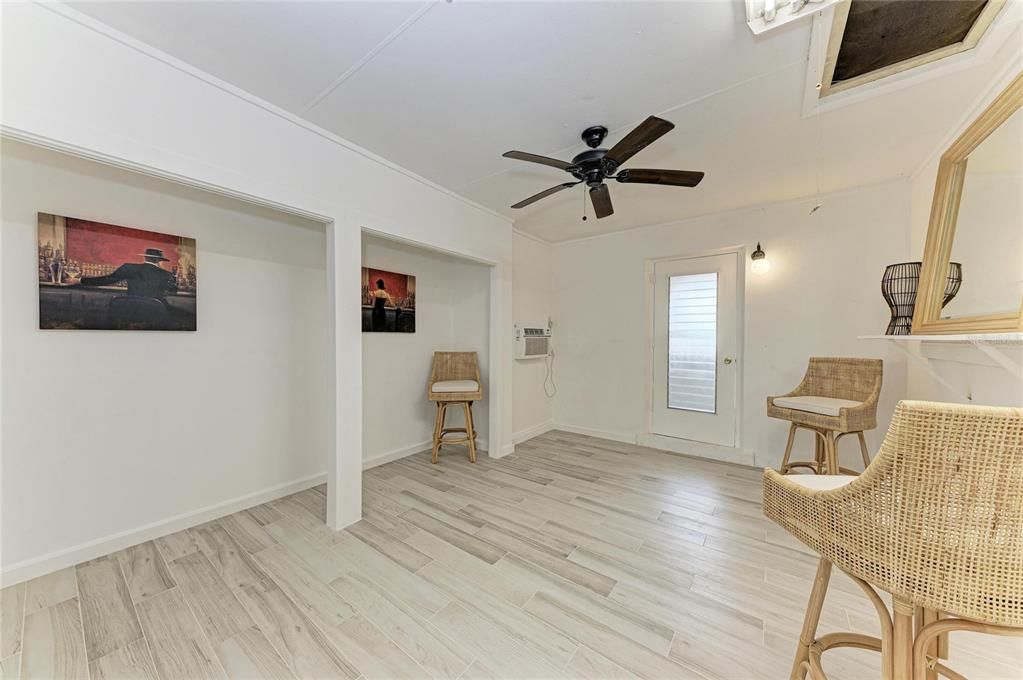 For Sale: $449,000 (3 beds, 2 baths, 1696 Square Feet)