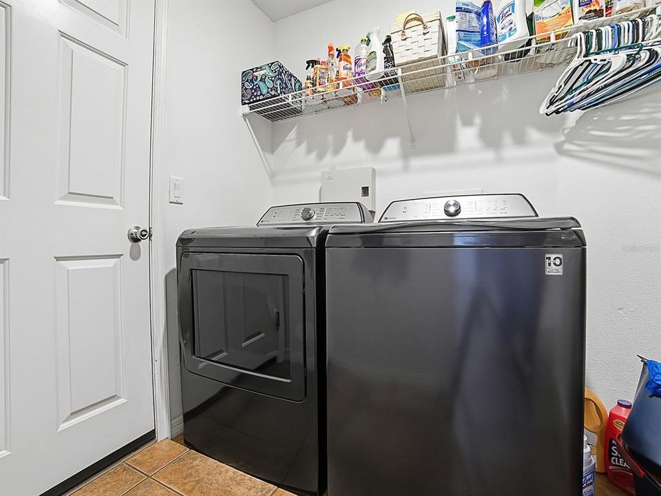 На продажу: $315,000 (3 спален, 2 ванн, 1613 Квадратных фут)