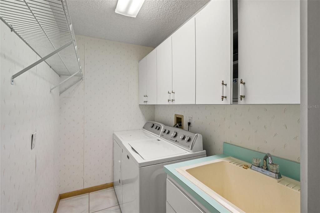 На продажу: $479,900 (3 спален, 2 ванн, 2375 Квадратных фут)
