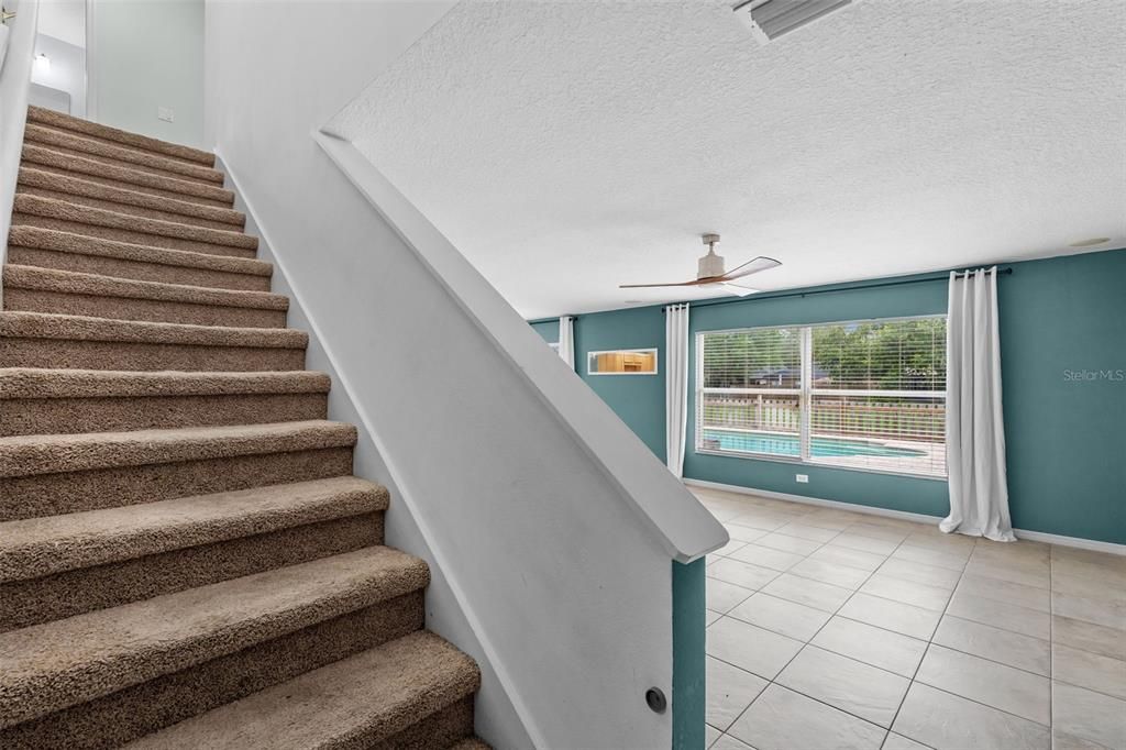 For Sale: $400,000 (3 beds, 2 baths, 1764 Square Feet)