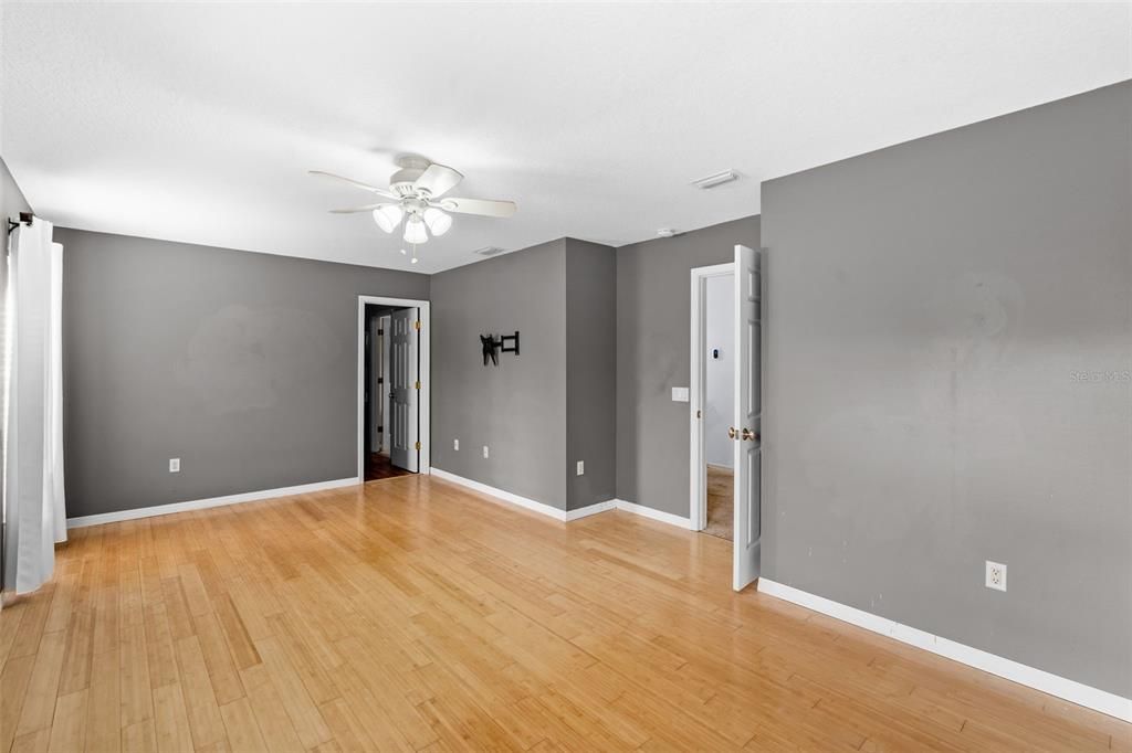 For Sale: $400,000 (3 beds, 2 baths, 1764 Square Feet)
