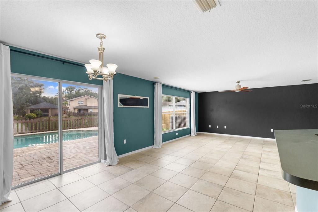 For Sale: $400,000 (3 beds, 2 baths, 1764 Square Feet)