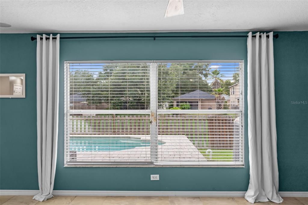 For Sale: $400,000 (3 beds, 2 baths, 1764 Square Feet)