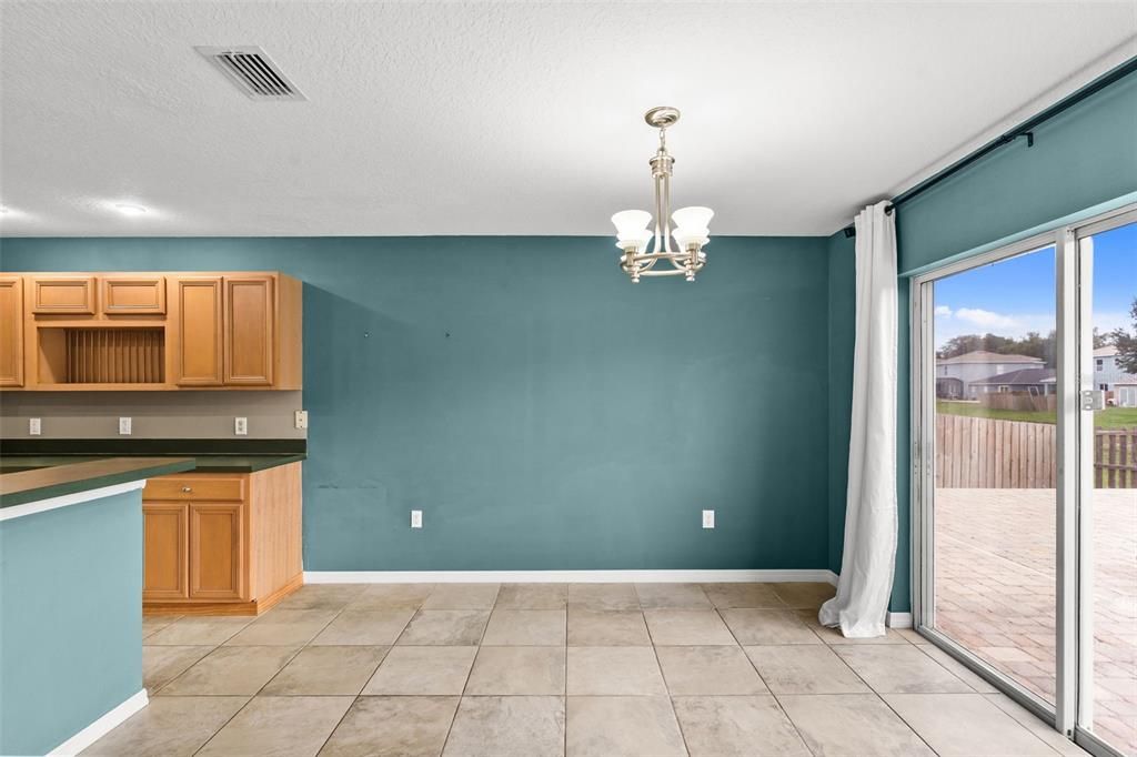 For Sale: $400,000 (3 beds, 2 baths, 1764 Square Feet)