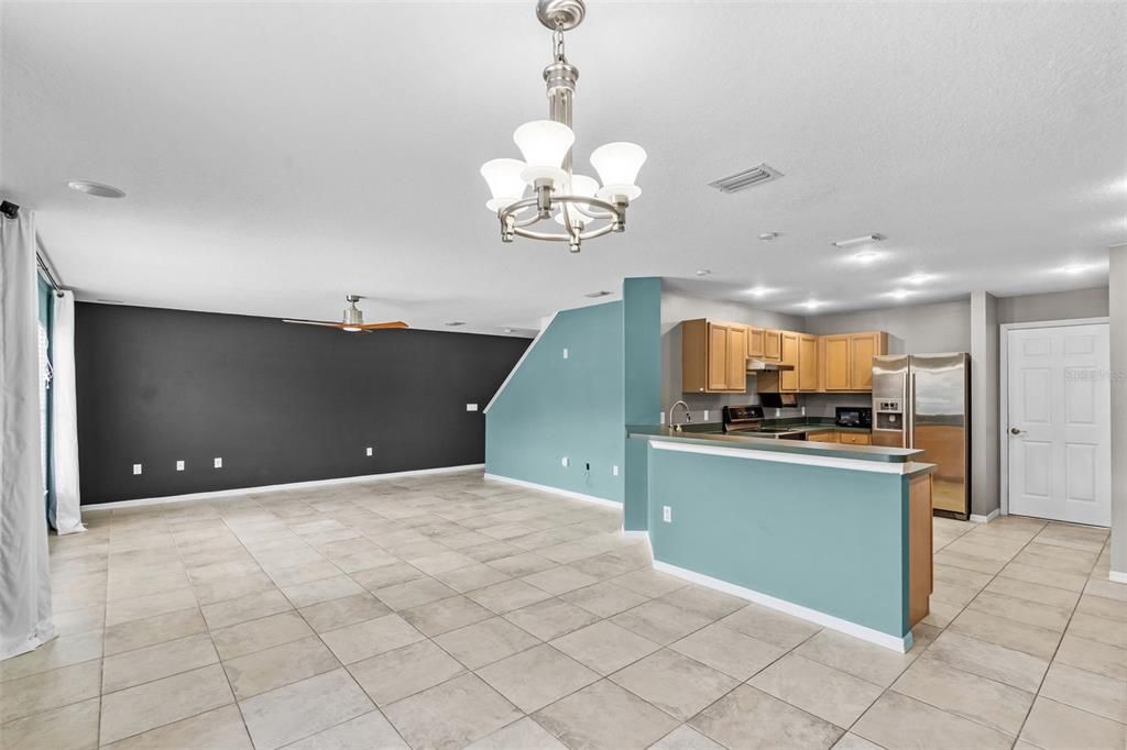 For Sale: $400,000 (3 beds, 2 baths, 1764 Square Feet)