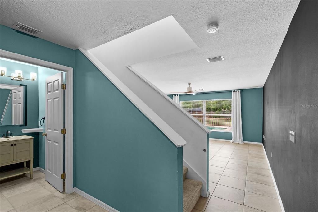 For Sale: $400,000 (3 beds, 2 baths, 1764 Square Feet)