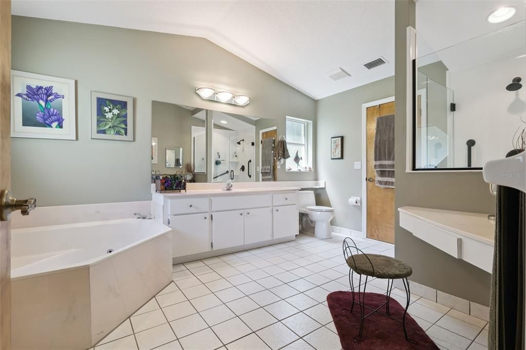 For Sale: $595,900 (3 beds, 2 baths, 2001 Square Feet)