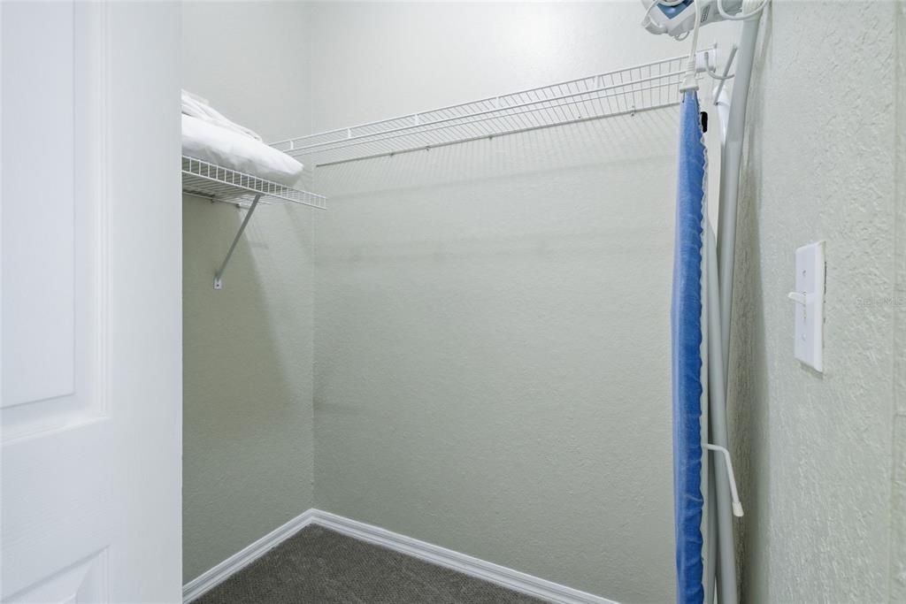 For Sale: $229,500 (3 beds, 2 baths, 1296 Square Feet)