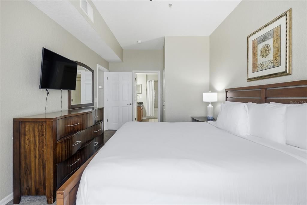 For Sale: $229,500 (3 beds, 2 baths, 1296 Square Feet)