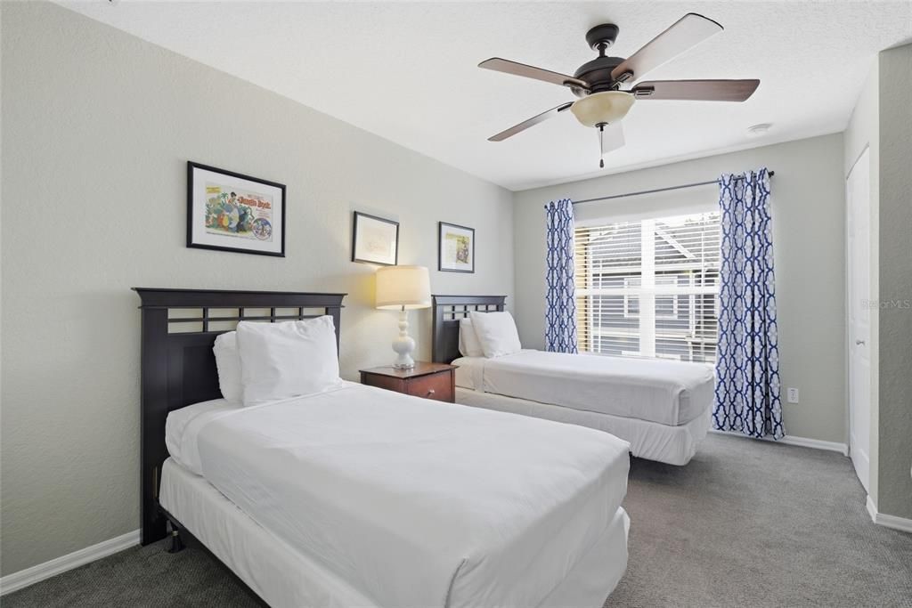 For Sale: $229,500 (3 beds, 2 baths, 1296 Square Feet)
