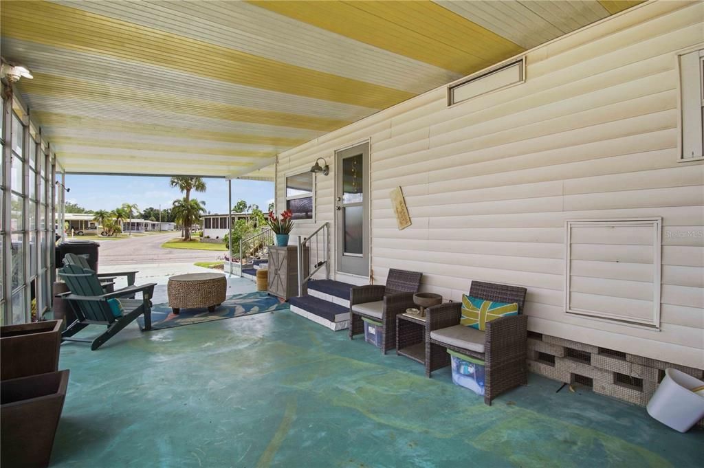 For Sale: $129,900 (2 beds, 1 baths, 720 Square Feet)