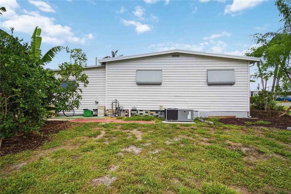 For Sale: $129,900 (2 beds, 1 baths, 720 Square Feet)
