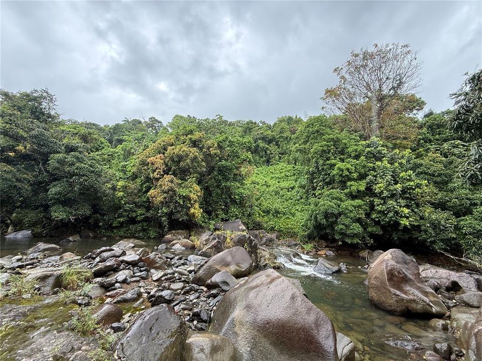 На продажу: $899,000 (28.00 acres)