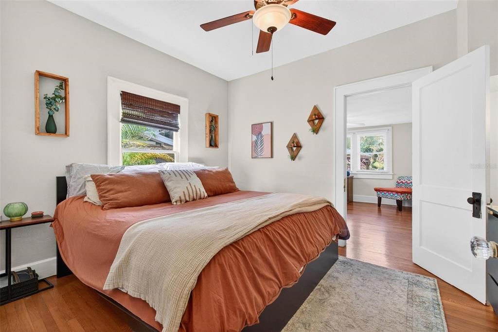For Rent: $8,000 (3 beds, 1 baths, 1002 Square Feet)