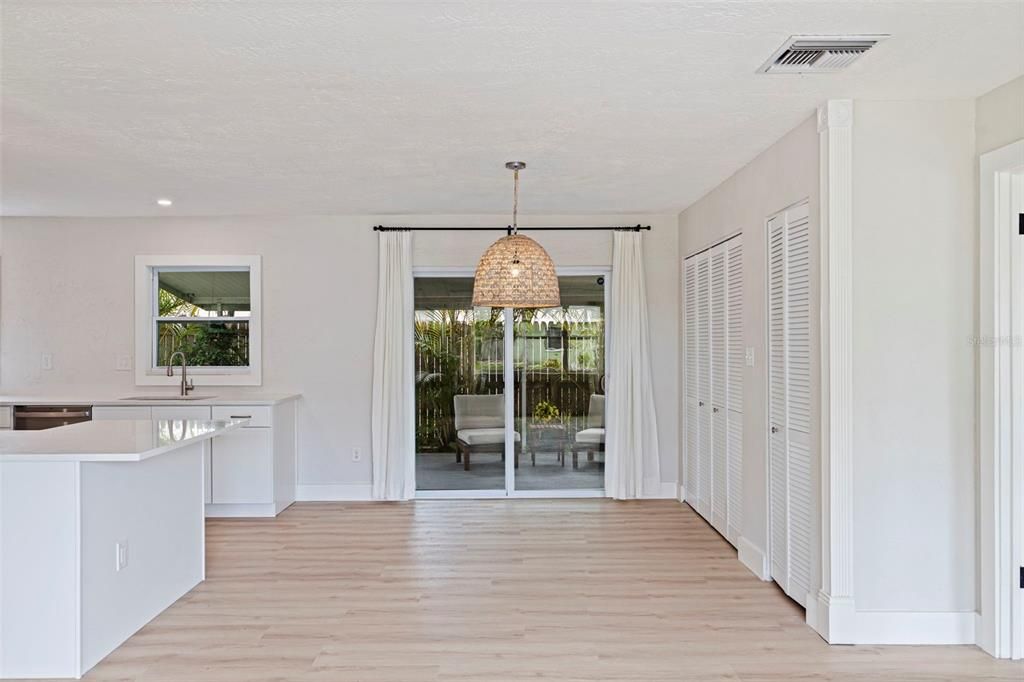Activo con contrato: $450,000 (3 camas, 2 baños, 1450 Pies cuadrados)