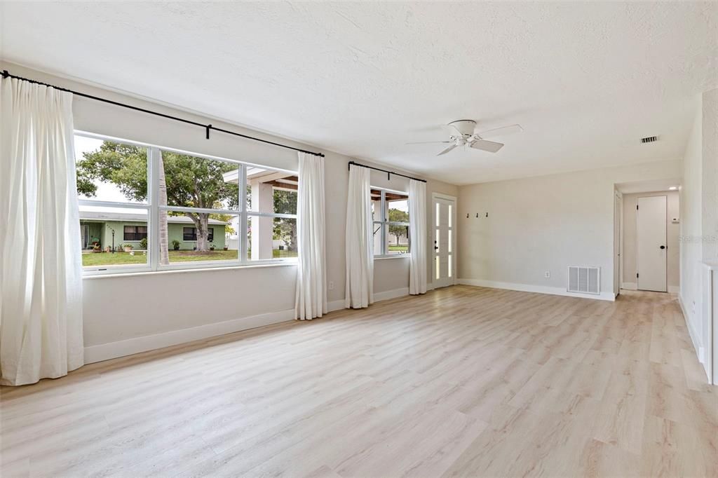 Activo con contrato: $450,000 (3 camas, 2 baños, 1450 Pies cuadrados)