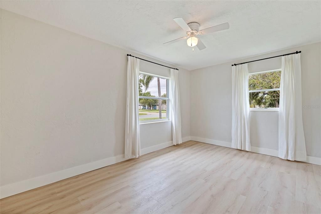 Activo con contrato: $450,000 (3 camas, 2 baños, 1450 Pies cuadrados)