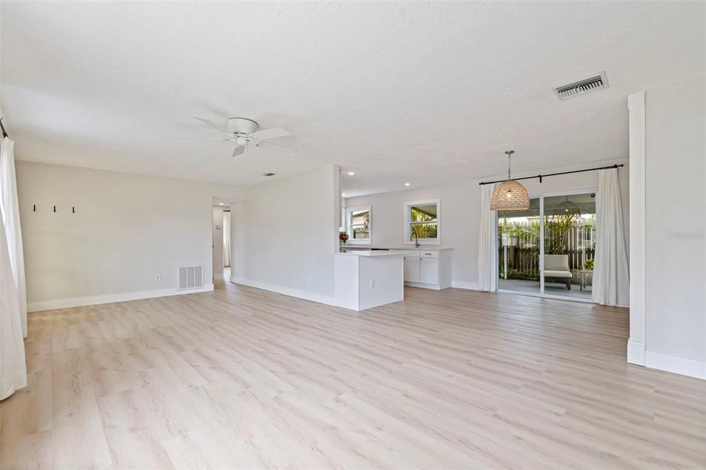 Activo con contrato: $450,000 (3 camas, 2 baños, 1450 Pies cuadrados)