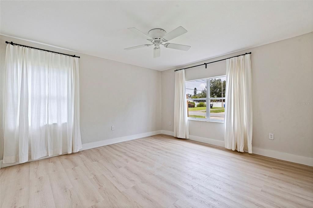 Activo con contrato: $450,000 (3 camas, 2 baños, 1450 Pies cuadrados)