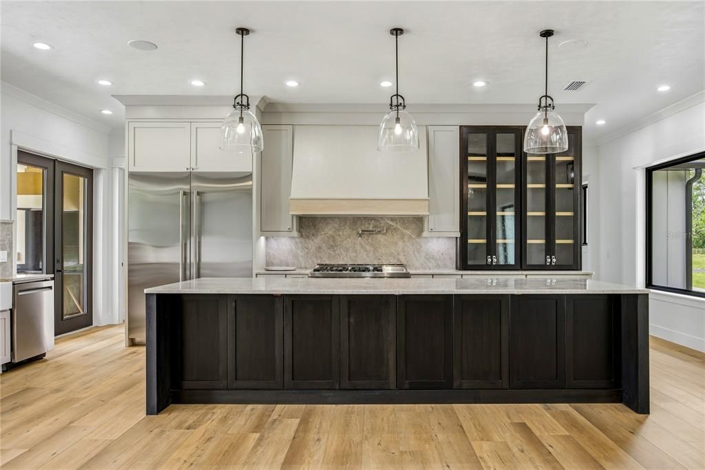 For Sale: $1,600,000 (4 beds, 4 baths, 3500 Square Feet)