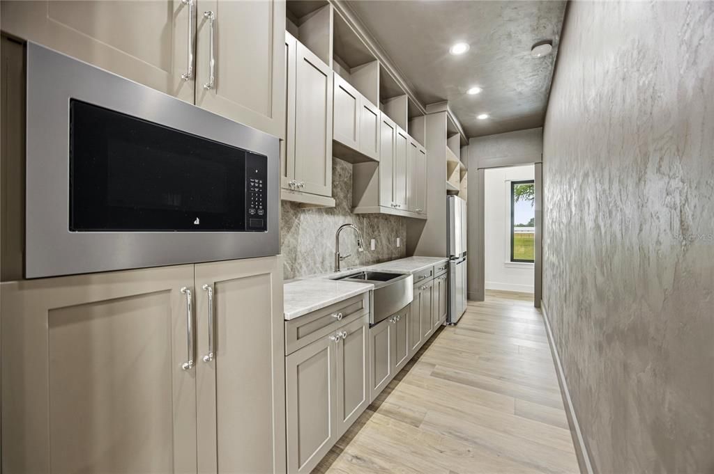 For Sale: $1,600,000 (4 beds, 4 baths, 3500 Square Feet)