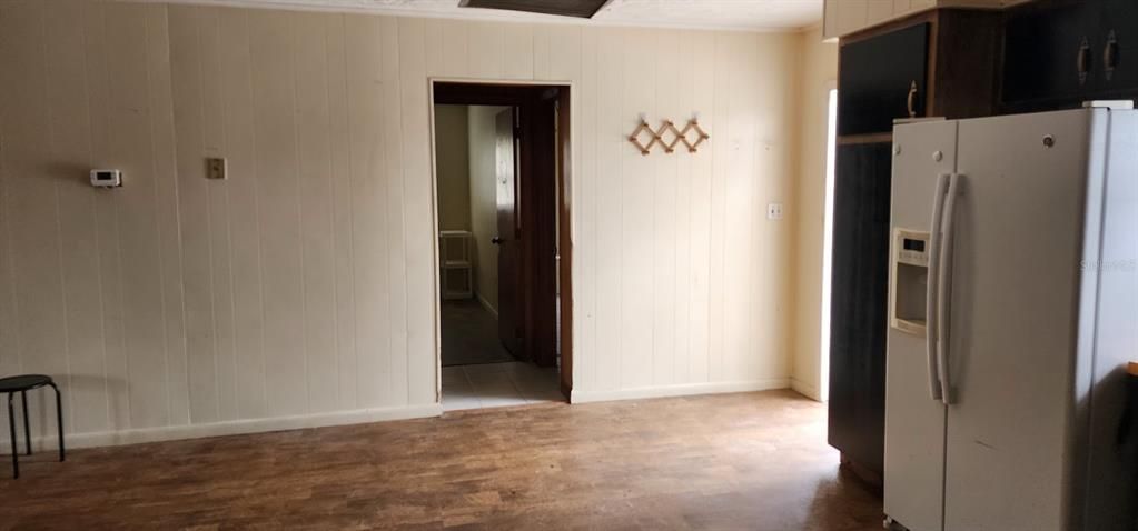 For Rent: $1,350 (2 beds, 1 baths, 900 Square Feet)
